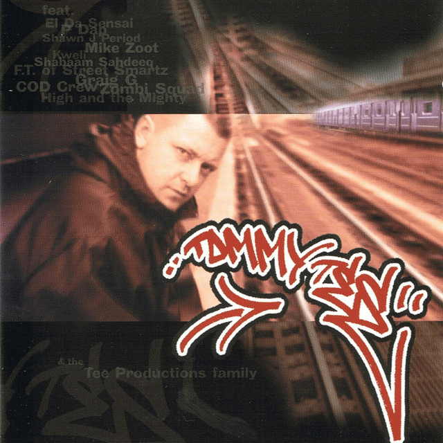 Foto av Tommy Tee med en tag over